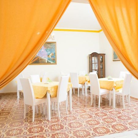 Affitta Camere The Queen Ispica Exterior foto